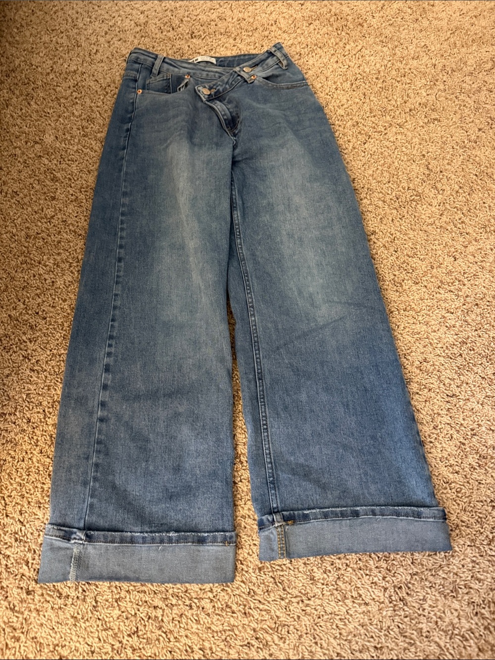 High-Rise Wide Leg Jeans in Medium Blue